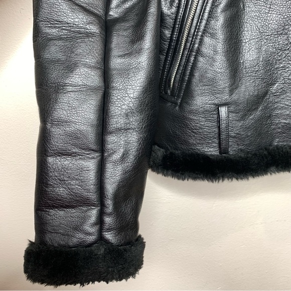 Abercrombie & Fitch Black Leather faux fur bomber jacket - Picture 4 of 14